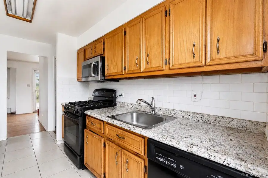 335 Roquette Avenue, Floral Park, NY 11001 - #3