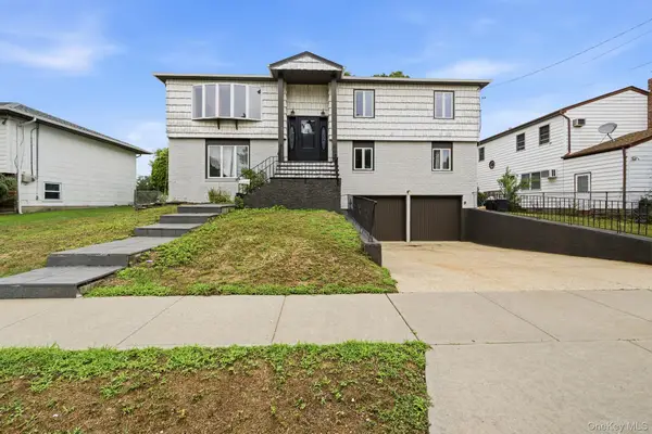23 3rd Avenue, Farmingdale, NY 11735