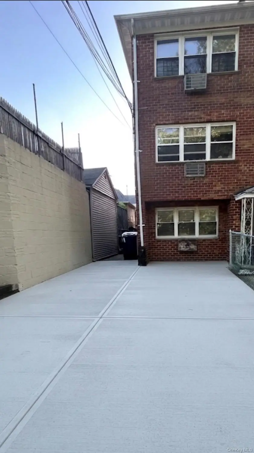 1011 Throggs Neck Expressway, Bronx, NY 10465 - #2