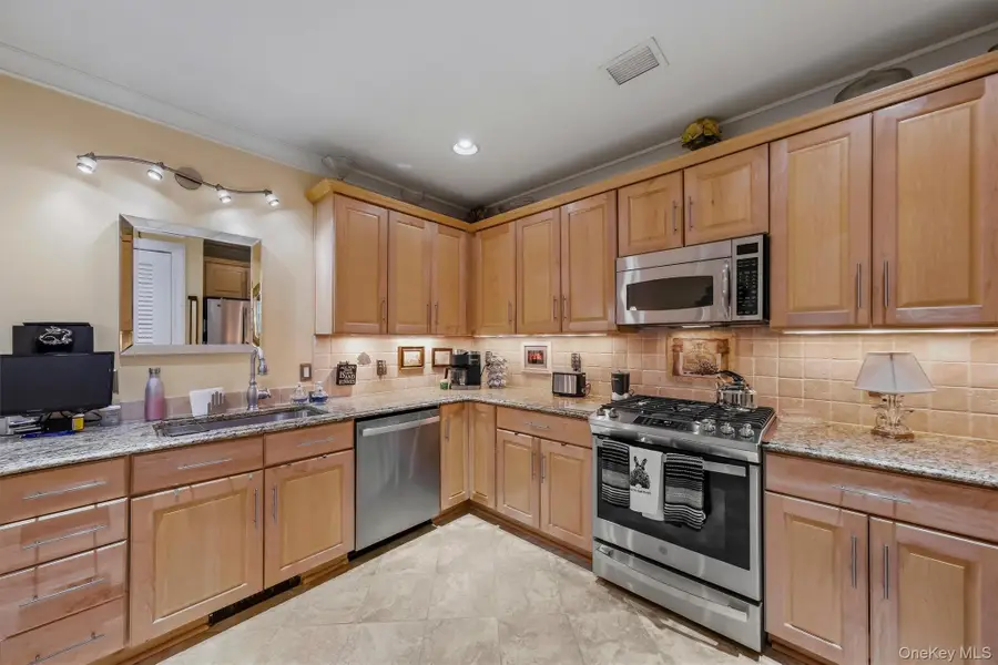 427 Trump Park #427A, Shrub Oak, NY 10588 - #3