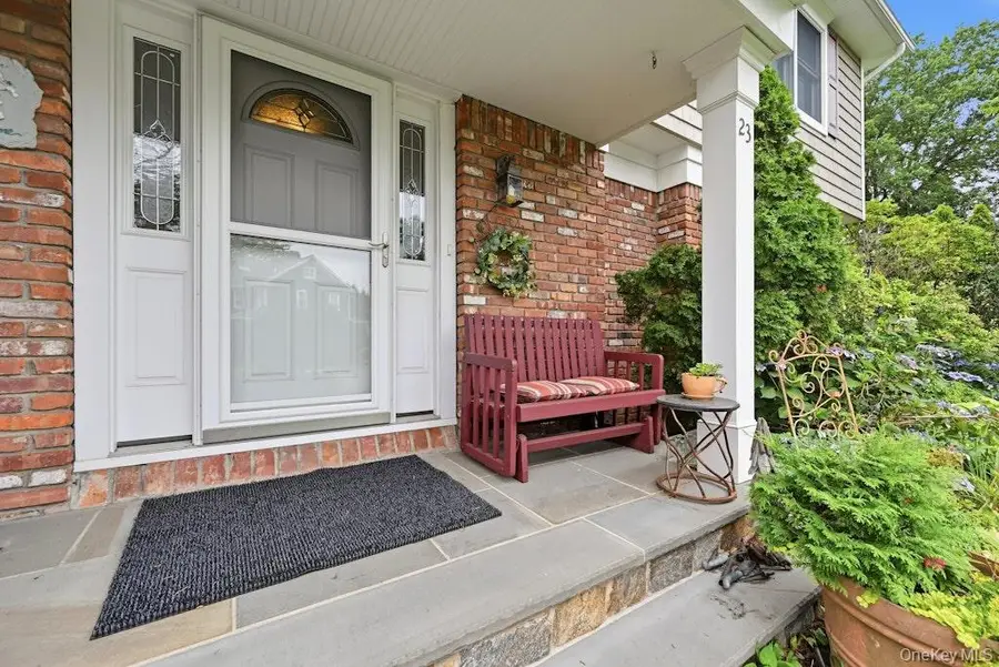 23 Maryetta Court, Syosset, NY 11791 - #3