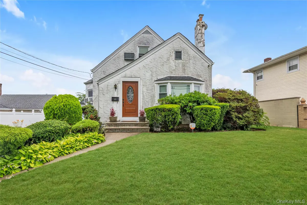 1639 Empire Street, Elmont, NY 11003 - #1