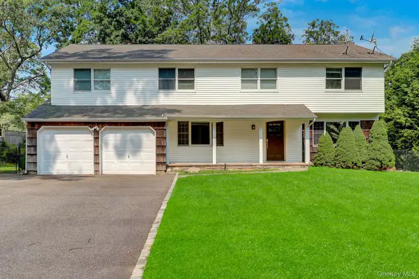 8 Tobi Lane, Setauket, NY 11733