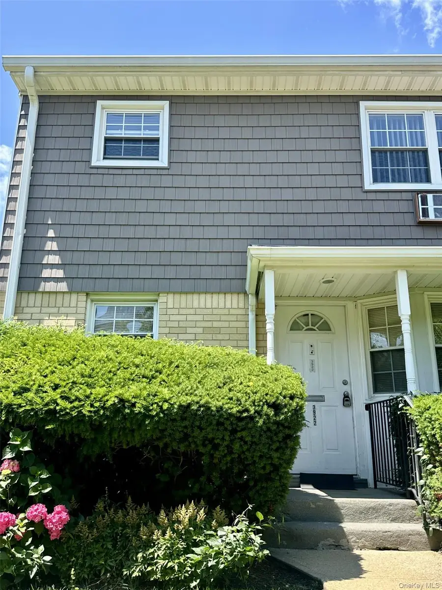 3922 Wilshire Lane #H, Oakdale, NY 11796 - #2