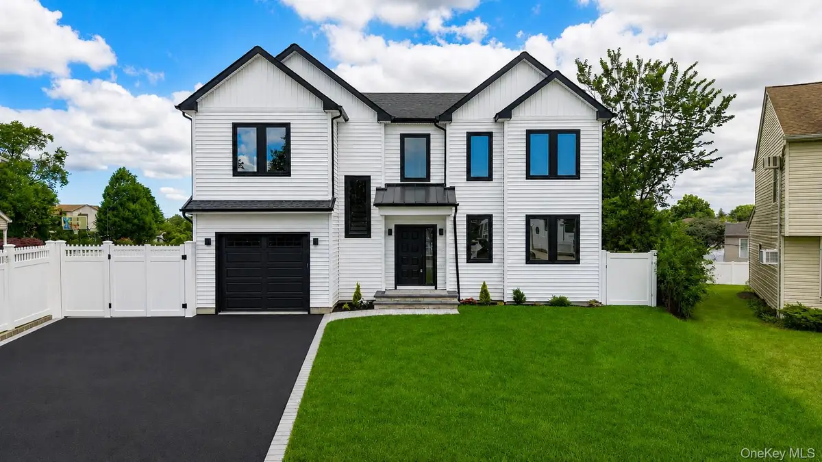 45 Glade Lane, Levittown, NY 11756 - #1