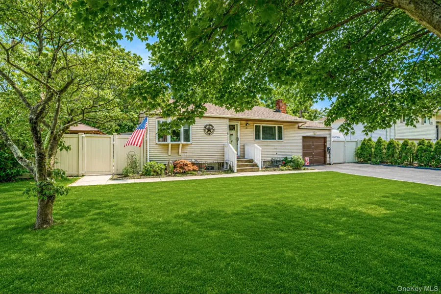 31 Sarah Drive, Lake Grove, NY 11755 - #3