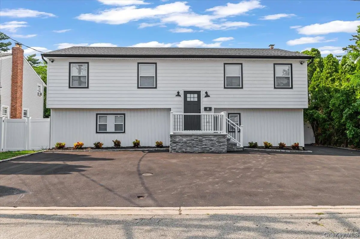 5 Willis Avenue, Syosset, NY 11791 - #1