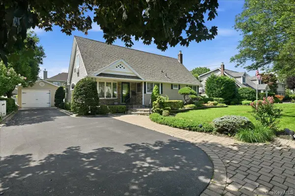 672 Westbury Avenue, Carle Place, NY 11590