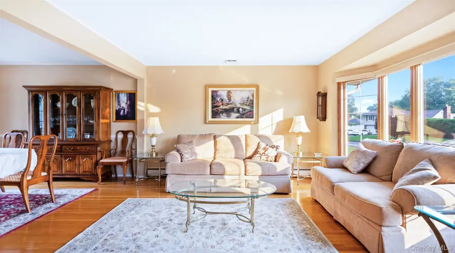 25 Whitebirch Lane, Commack, NY 11725 - #2