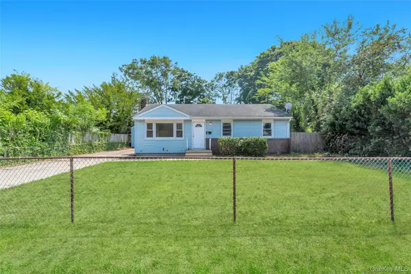 61 Herbert Circle, Patchogue, NY 11772