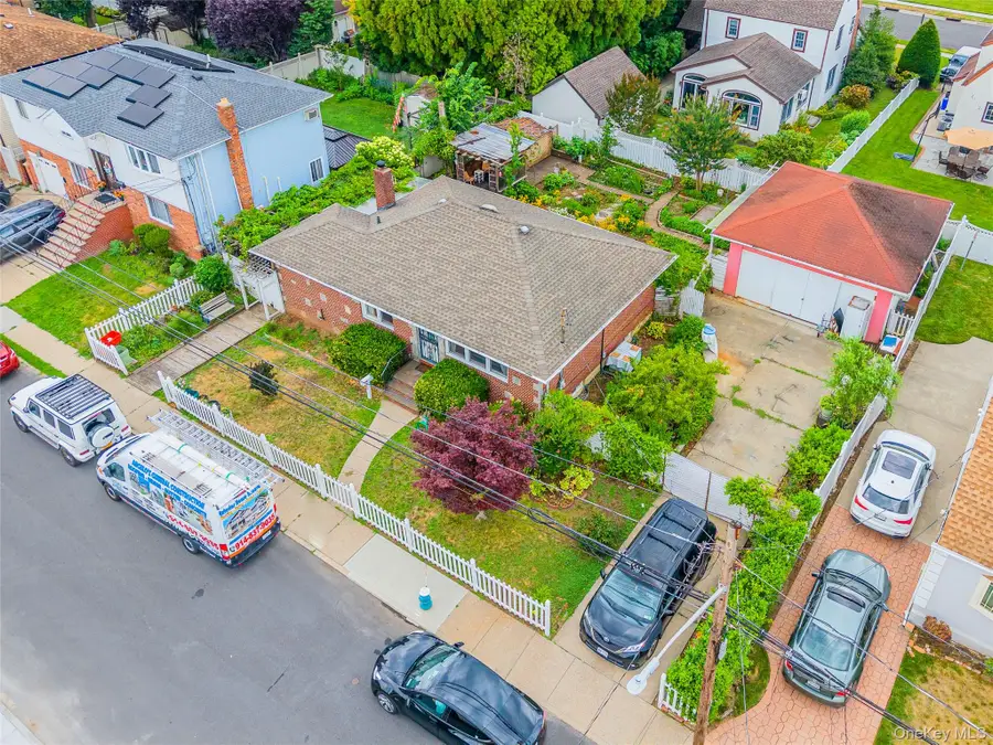 100 Memphis Avenue, Floral Park, NY 11001 - #2