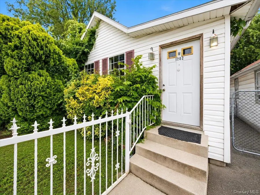 1202 Harding Park, Bronx, NY 10473 - #3