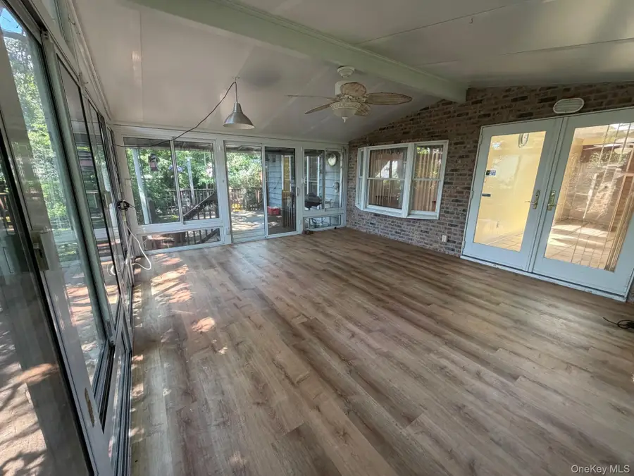 1067 N New York Drive, Massapequa, NY 11758 - #2