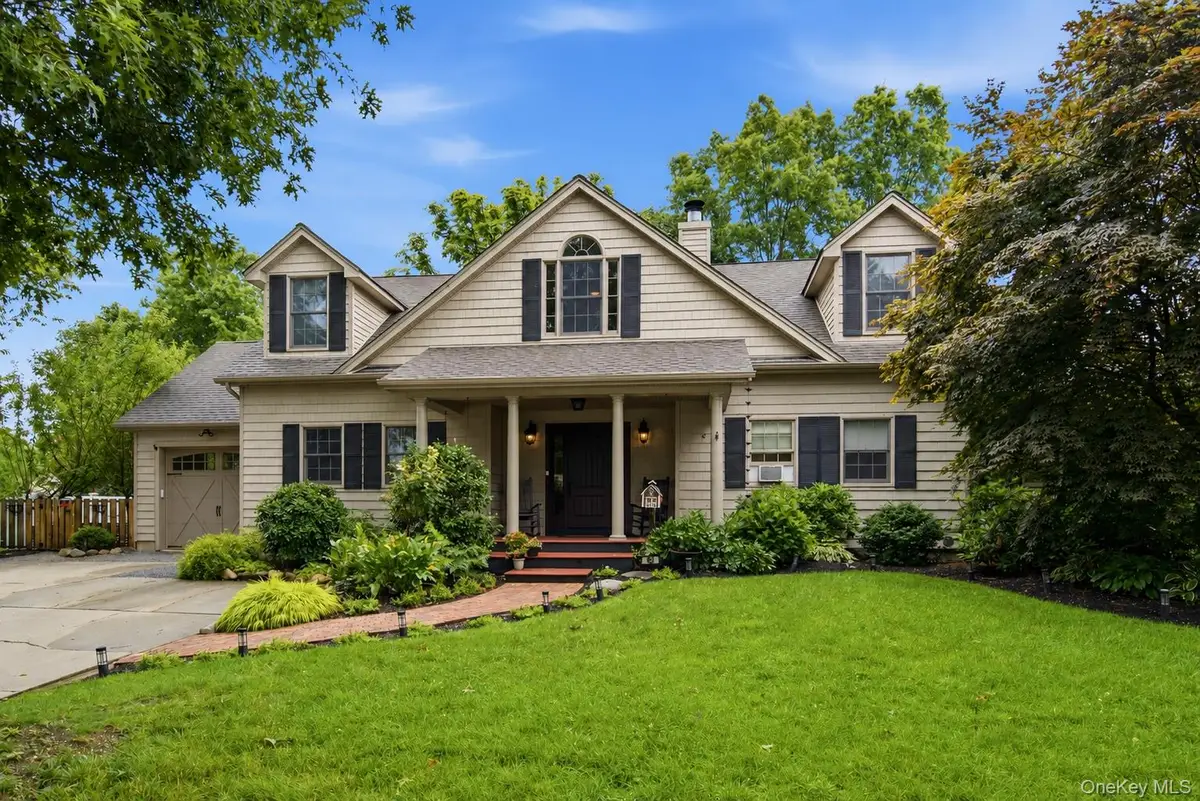 83 Hedgerow, Commack, NY 11725 - #1