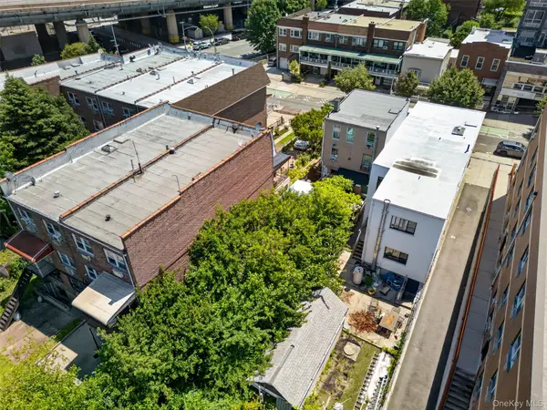 25-14 Crescent Street, Astoria, NY 11102