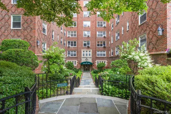 250 Bronxville Road #5H, Bronxville, NY 10708