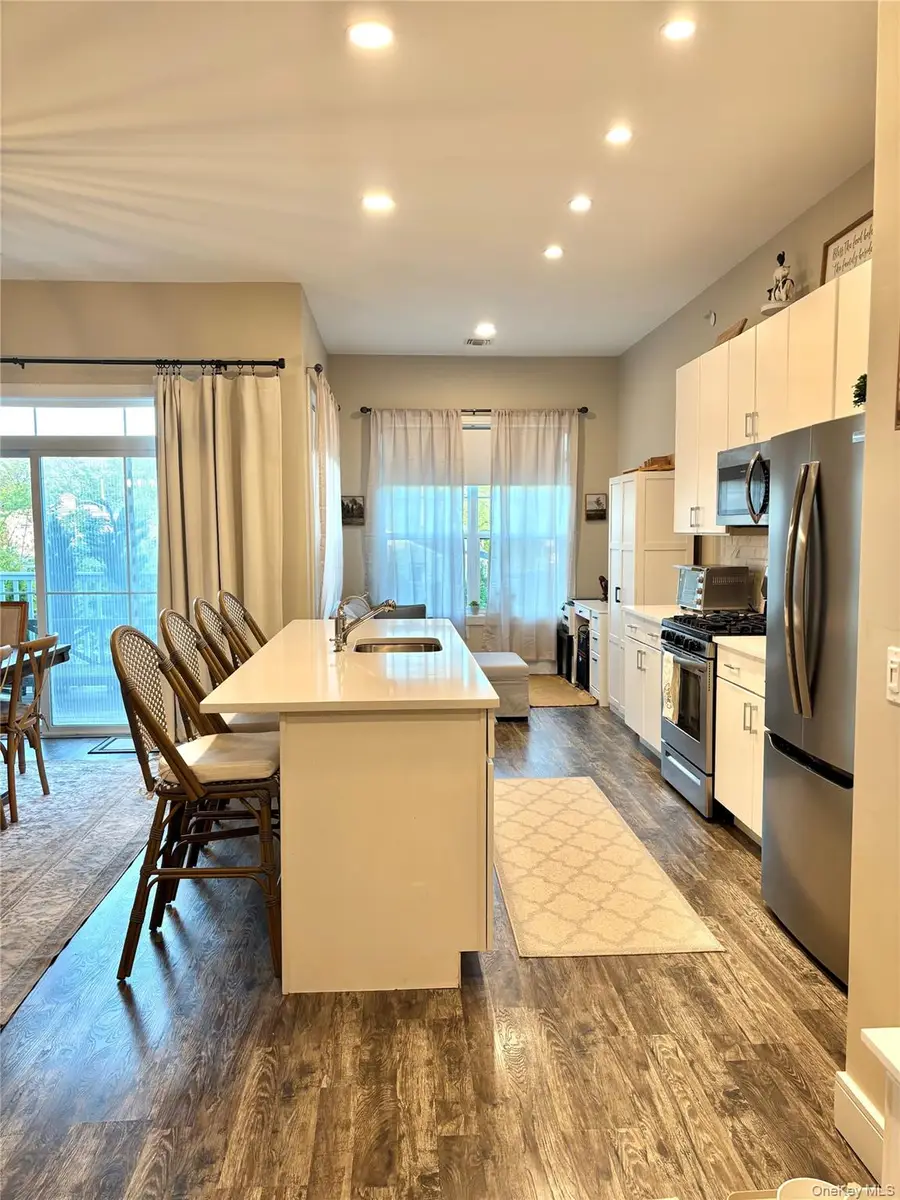 42 Meadowbrook Lane, Smithtown, NY 11787 - #2