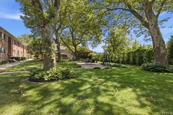 105 Prime Avenue #B6, Huntington, NY 11743 - #3