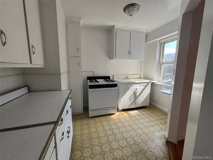 235 Garth Road #E5G, Scarsdale, NY 10583 - #3