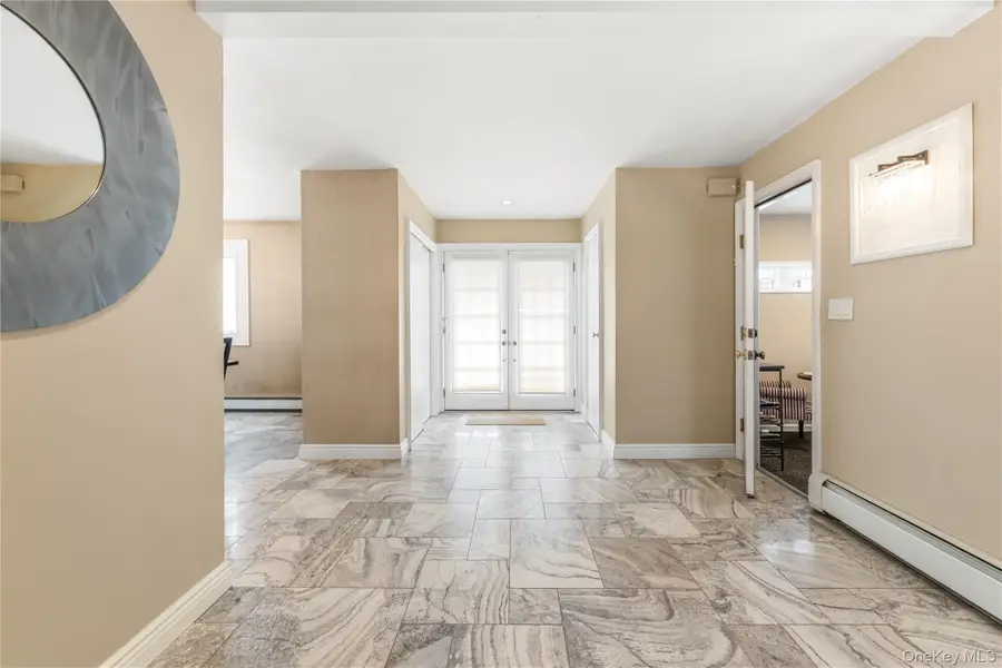22 Delaware Avenue, Jericho, NY 11753 - #3