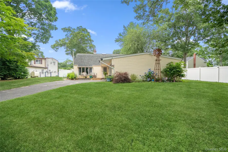 39 All Points Terrace, Holbrook, NY 11741 - #2