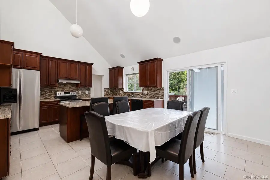4 Golden Gate Lane, Shirley, NY 11967 - #3