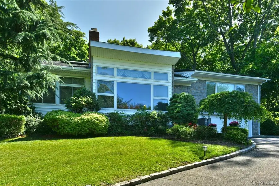 13 Vista Drive, Great Neck, NY 11021 - #2