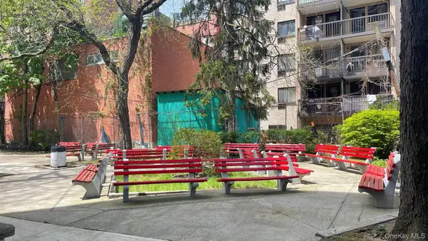142-05 Roosevelt Avenue #5, Flushing, NY 11354