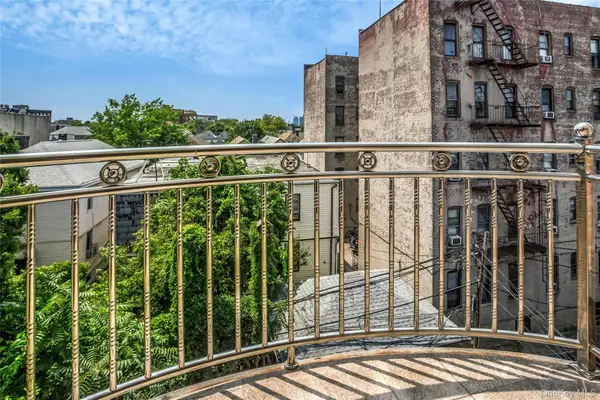 40-40 68th Street #4D, Woodside, NY 11377
