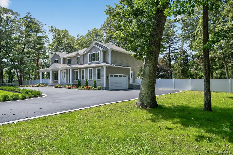 654 Caledonia Road, Dix Hills, NY 11746 - #3