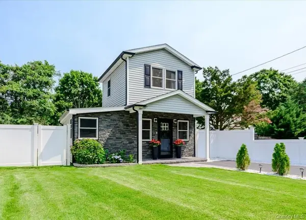 35 Rose Street, Hauppauge, NY 11788