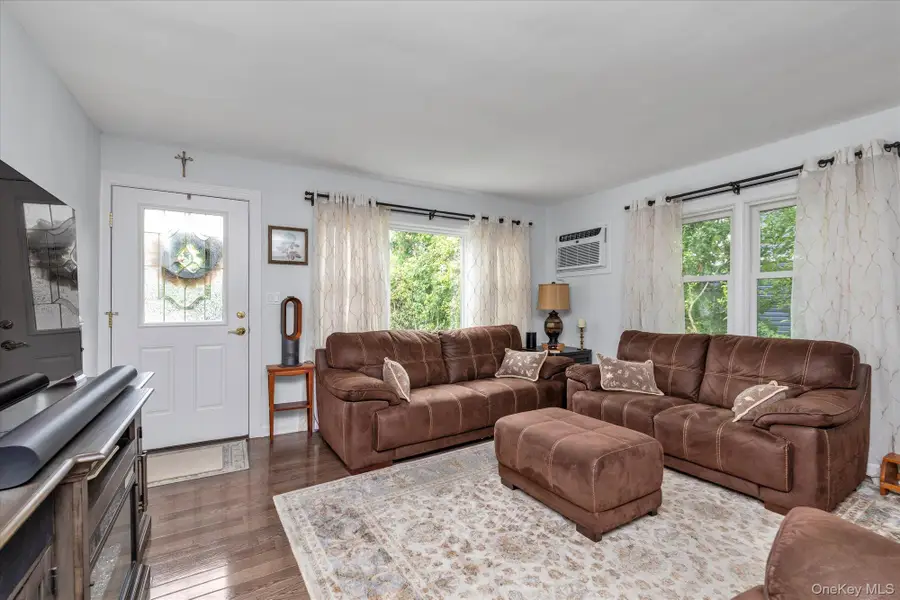60 Oceanview Avenue, Valley Stream, NY 11581 - #2