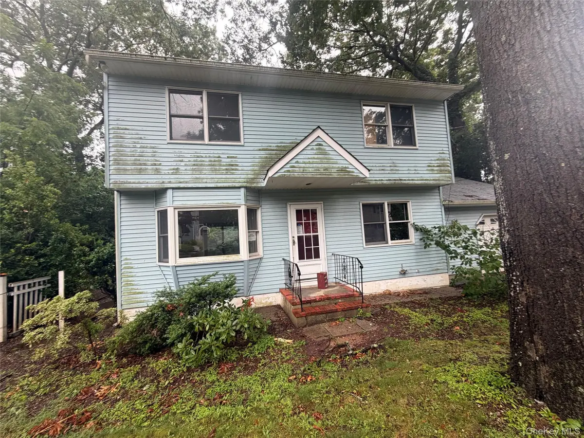 16 Kellum Street, Huntington Station, NY 11746 - #1