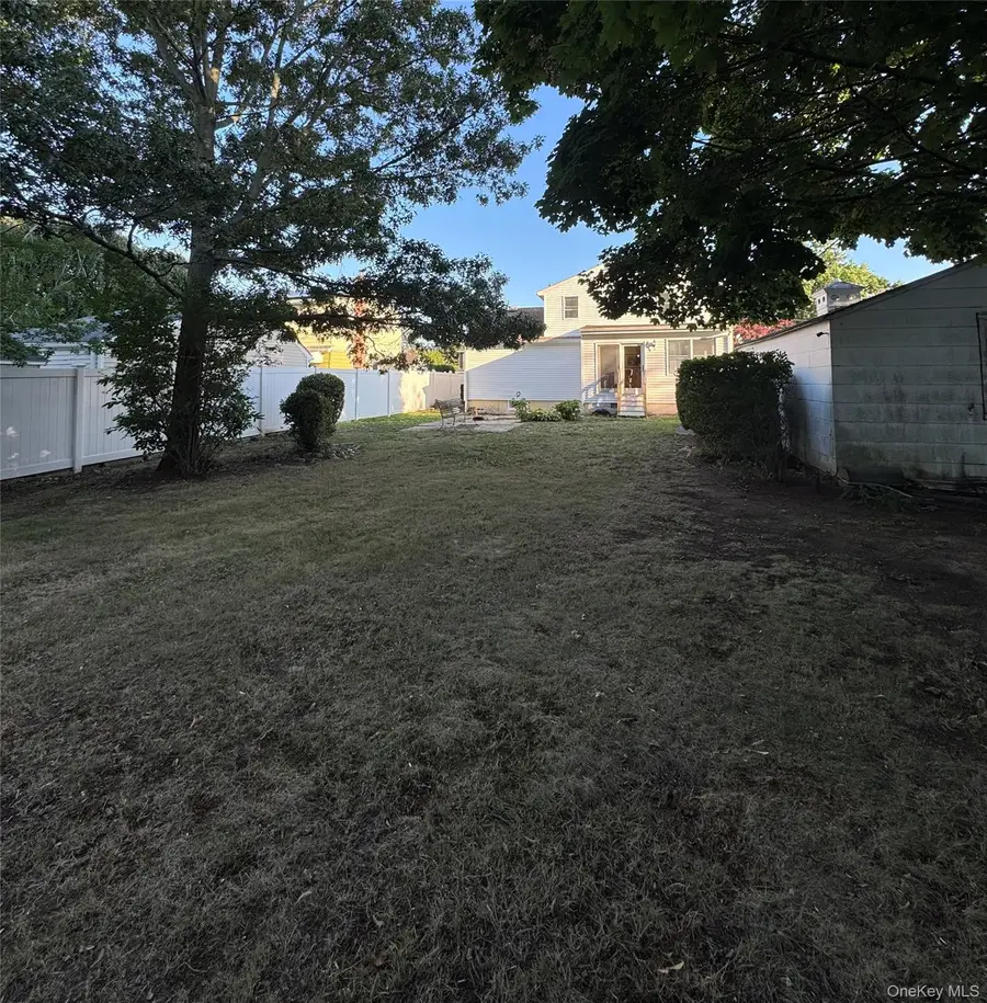 41 Mohawk Drive, North Babylon, NY 11703 - #2