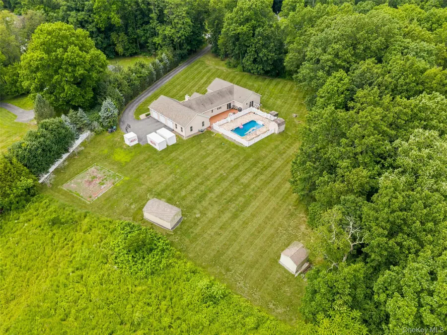 84 Pin Oak Drive, New Windsor, NY 12553 - #3