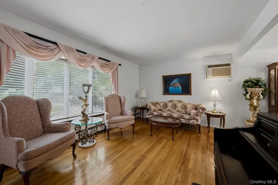 10 Arcadia Drive, Dix Hills, NY 11746 - #3