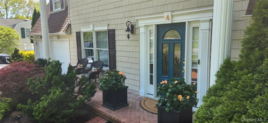 4 Harris Court, Commack, NY 11725 - #2