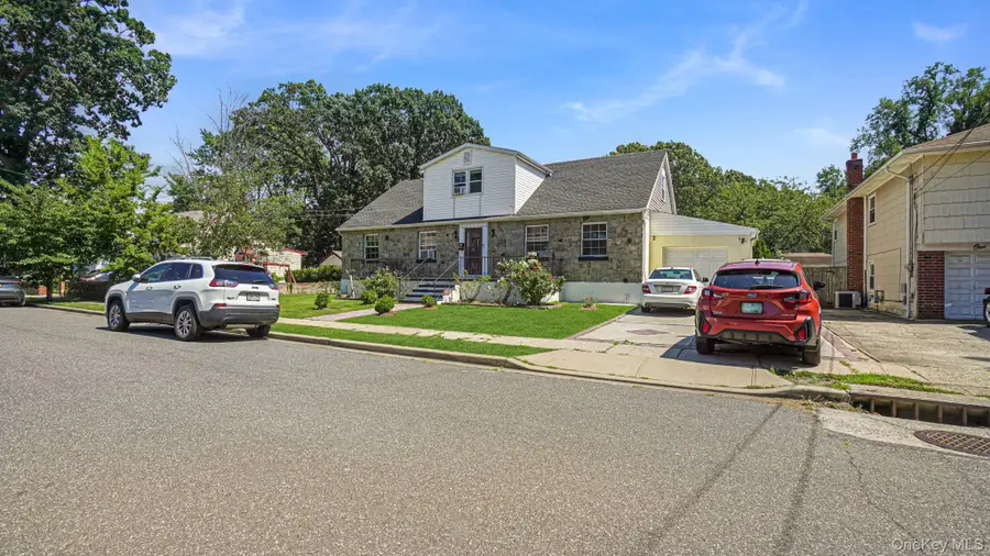 143 S Montgomery St, Valley Stream, NY 11580 - #3