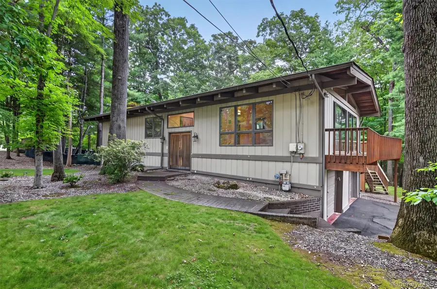 2 Catalina Court, Suffern, NY 10901 - #3