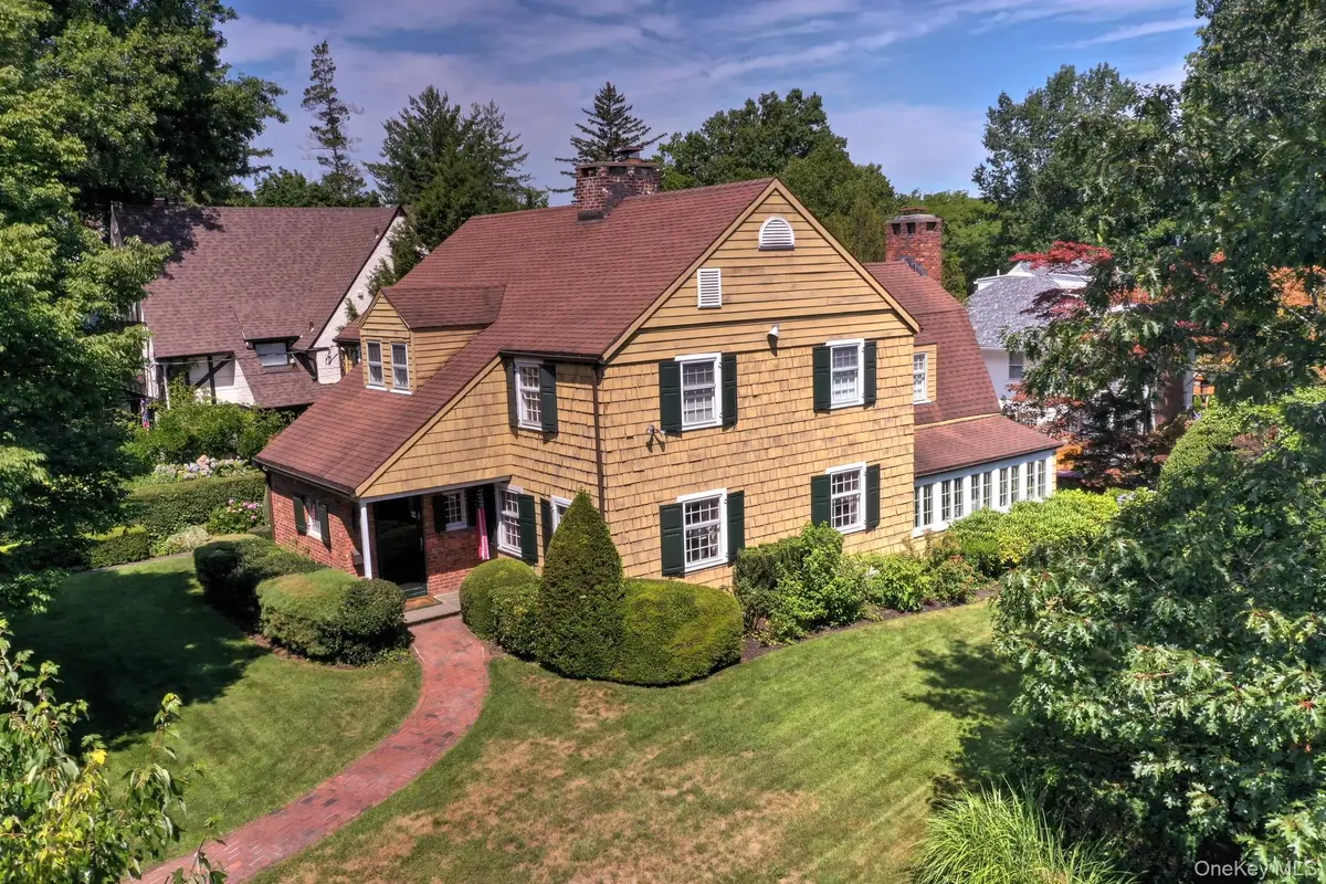 255 Manor Road, Little Neck, NY 11363 - #1