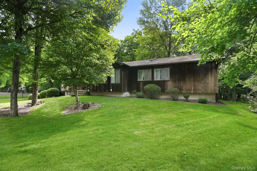 6 Pelham Court, Nanuet, NY 10954 - #2