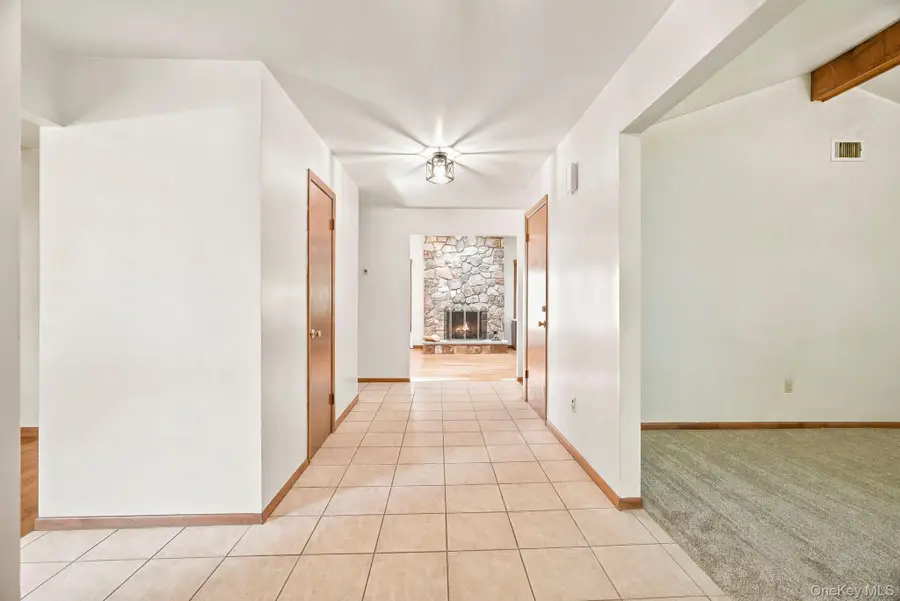 6 Pelham Court, Nanuet, NY 10954 - #3