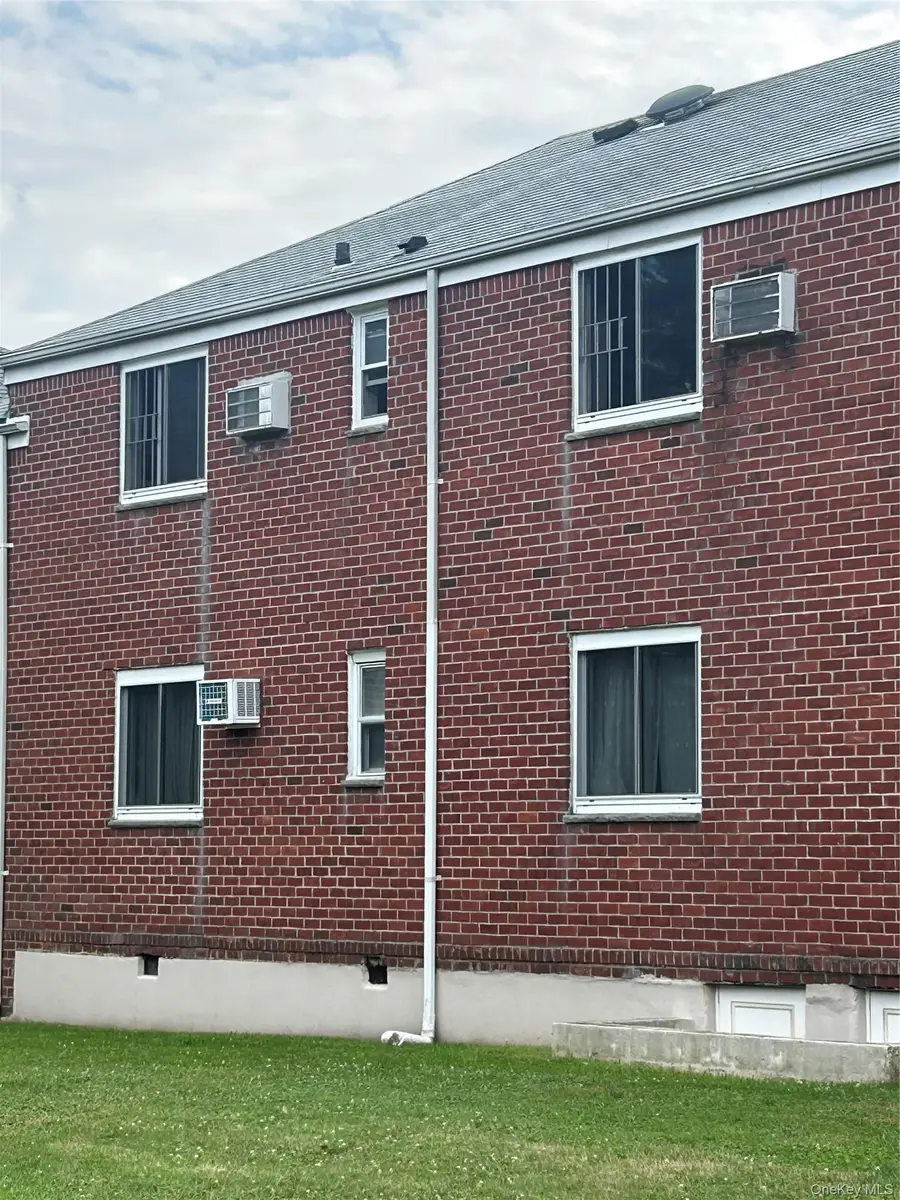 72-75 Little Neck Parkway #GV 109G2-2, Glen Oaks, NY 11004 - #3