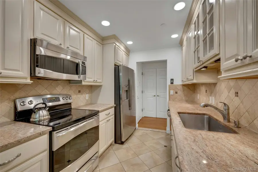 16 Manville Lane #2, Pleasantville, NY 10570 - #3