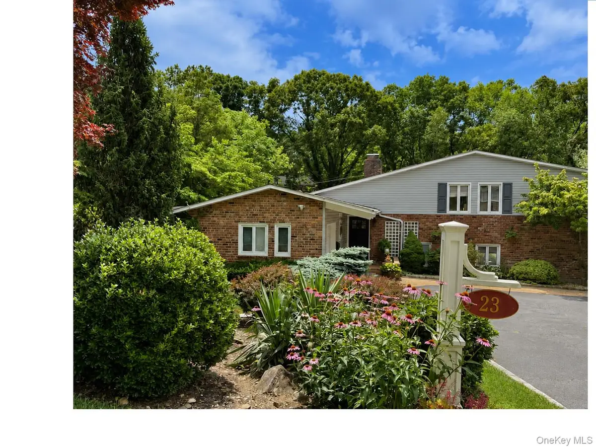 23 Highwood Road, East Norwich, NY 11732 - #1
