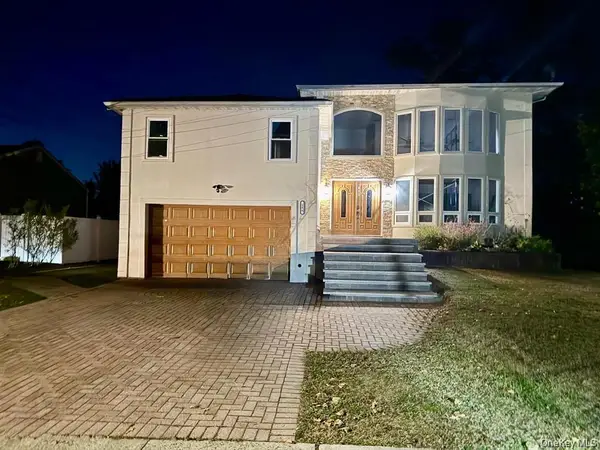 186 E Pennywood Avenue, Roosevelt, NY 11575