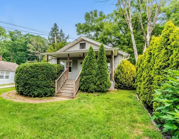 382 E Main Street, Jefferson Valley, NY 10535