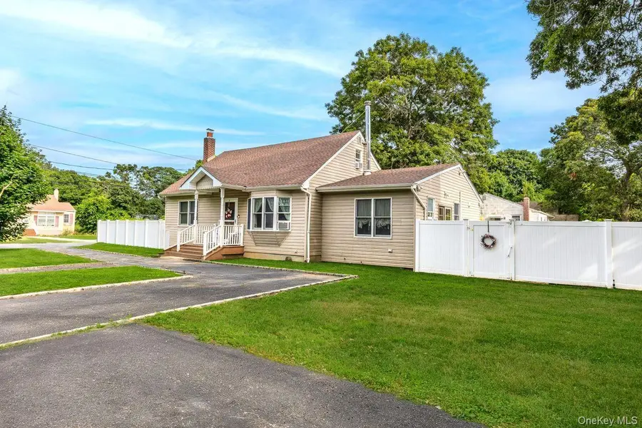 14 Tudor Road, Shirley, NY 11967 - #2