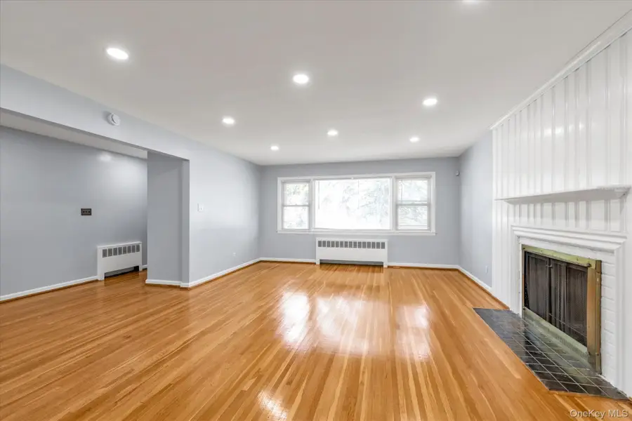 49 Middlecamp Road, Westbury, NY 11590 - #2