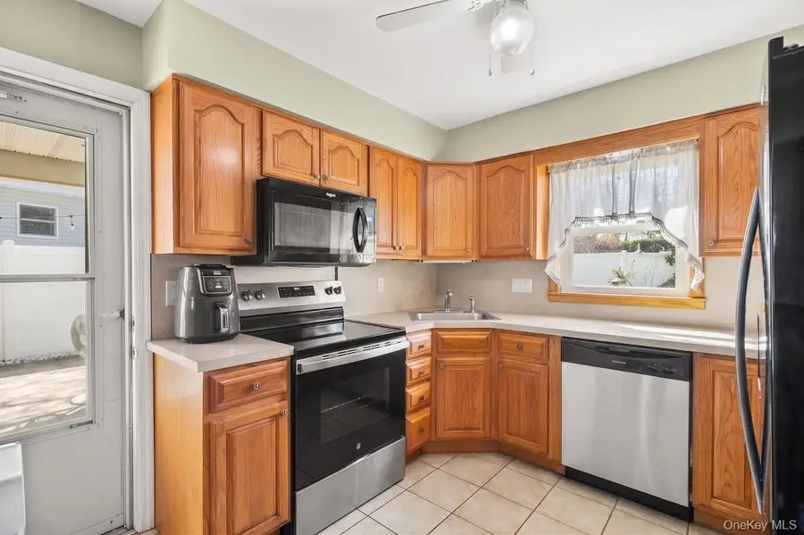 4 Erlwein Court, Massapequa, NY 11758 - #2